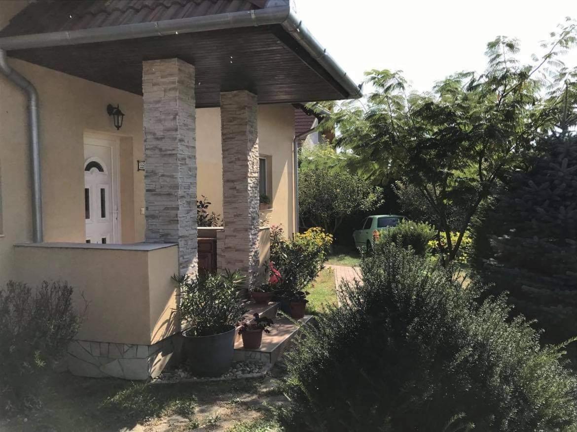Jasmin Apartment House Vonyarcvashegy Buitenkant foto