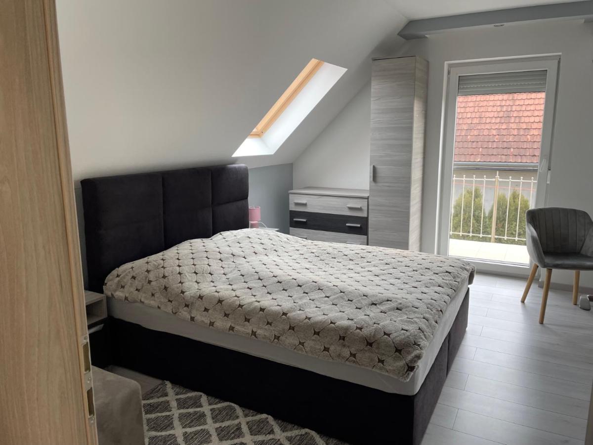 Jasmin Apartment House Vonyarcvashegy Buitenkant foto