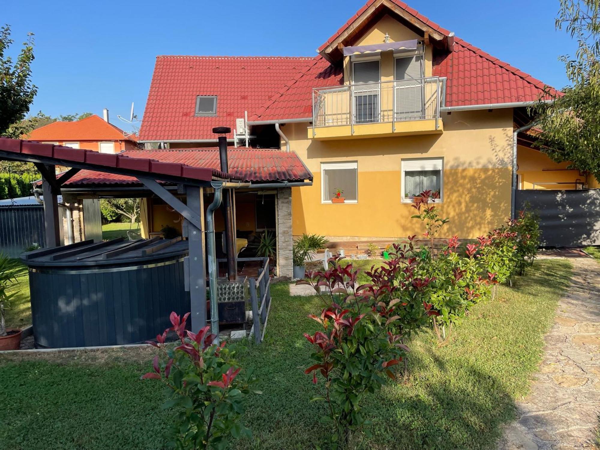 Jasmin Apartment House Vonyarcvashegy Buitenkant foto
