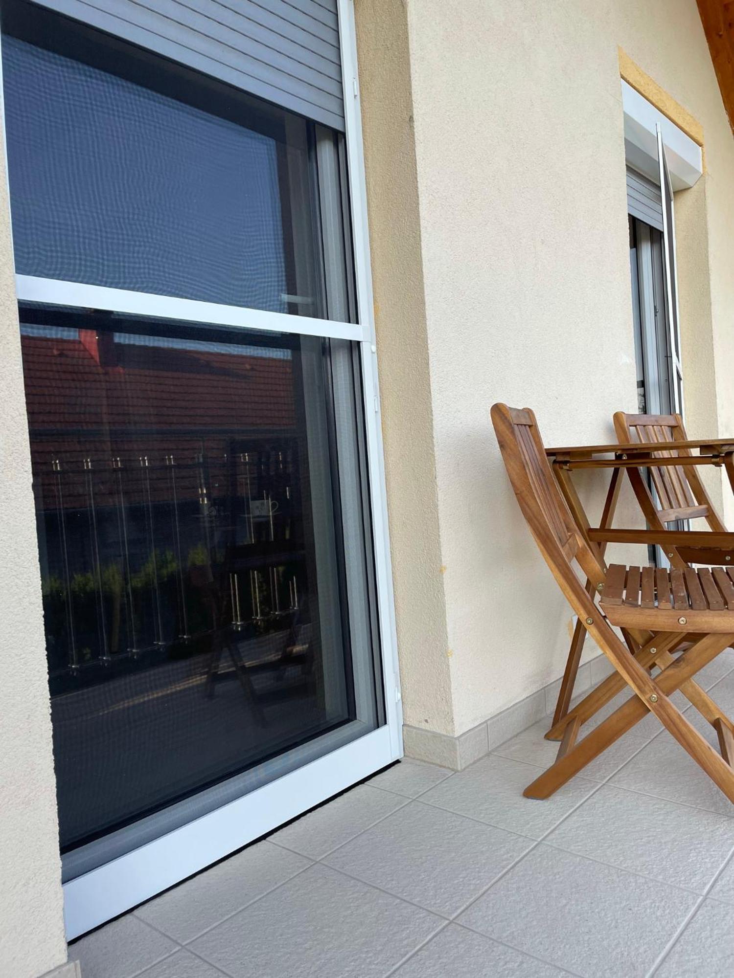 Jasmin Apartment House Vonyarcvashegy Buitenkant foto