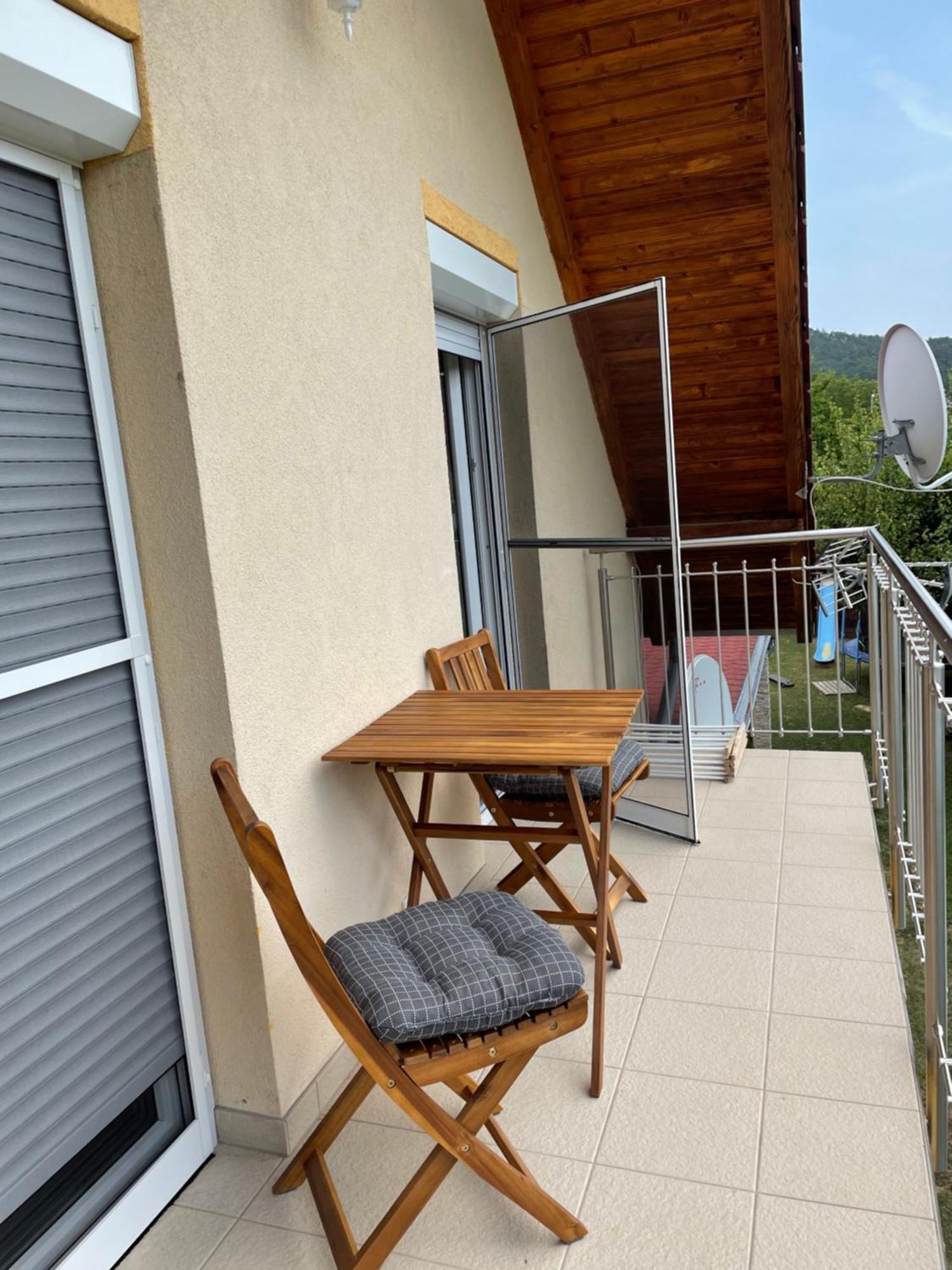 Jasmin Apartment House Vonyarcvashegy Buitenkant foto