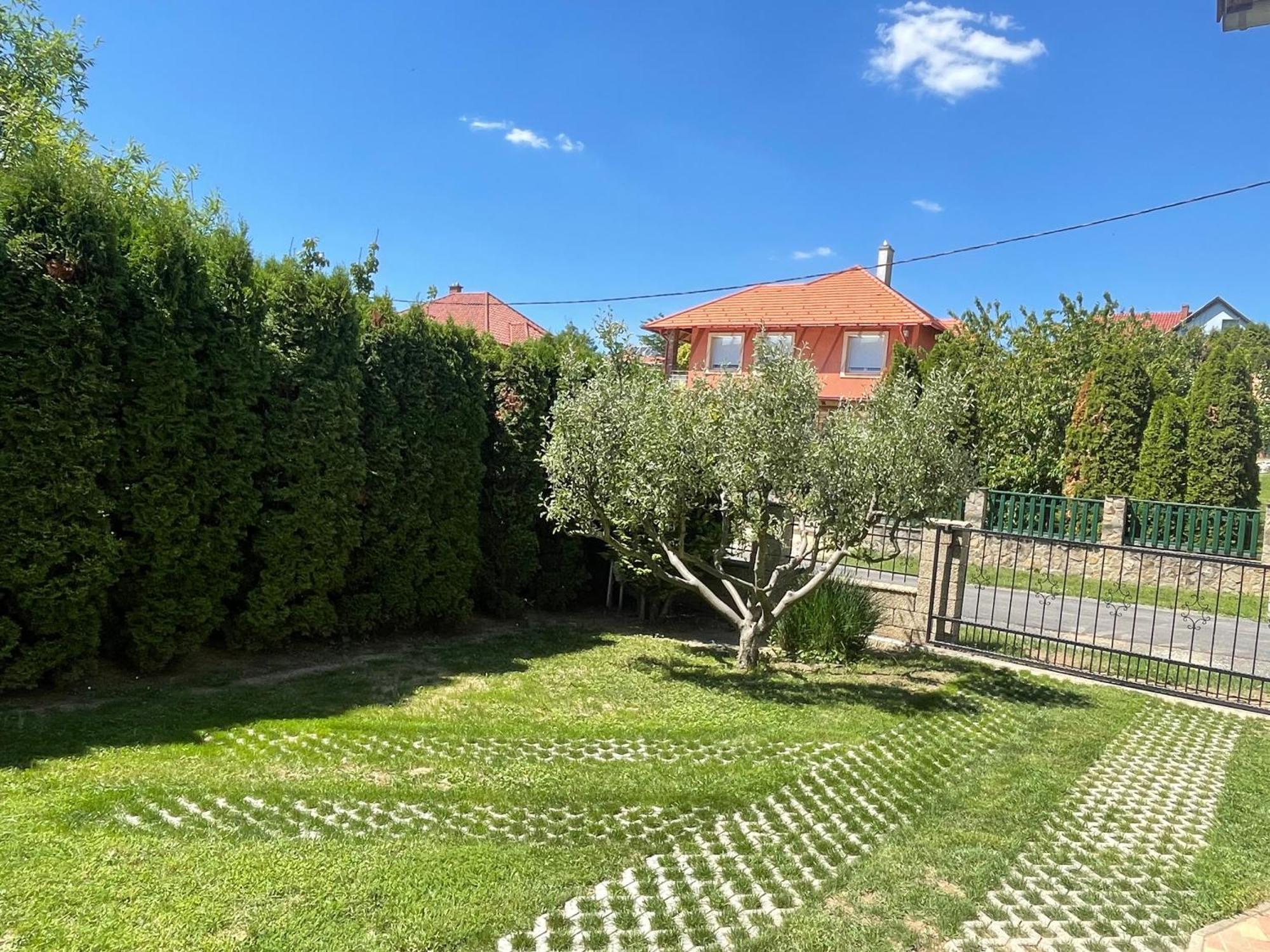 Jasmin Apartment House Vonyarcvashegy Buitenkant foto