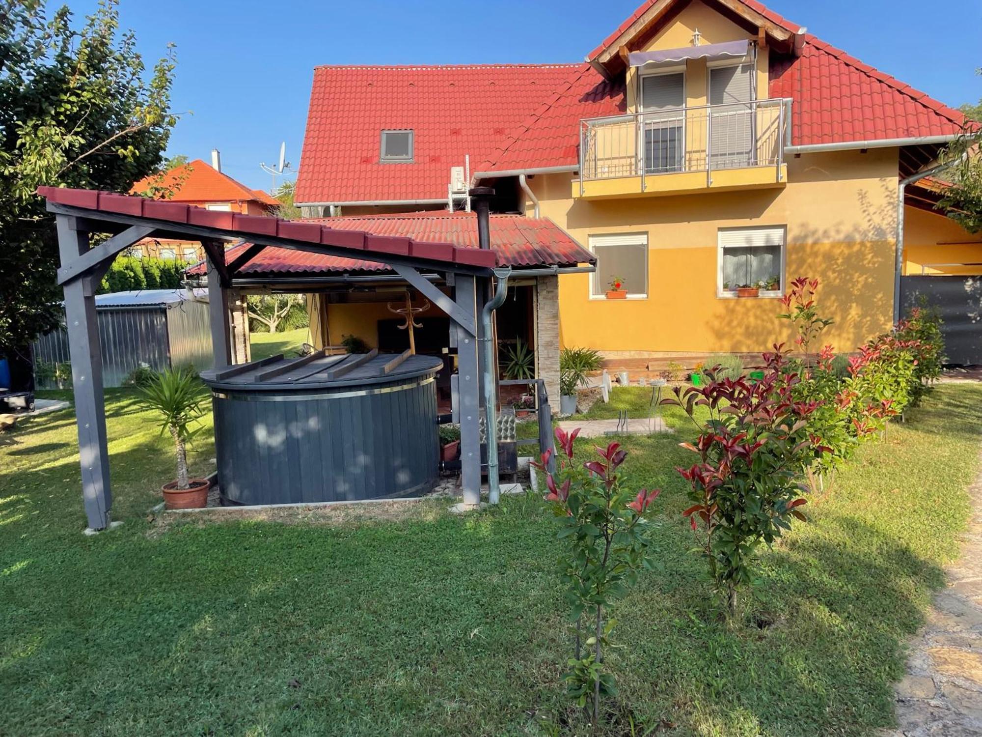 Jasmin Apartment House Vonyarcvashegy Buitenkant foto